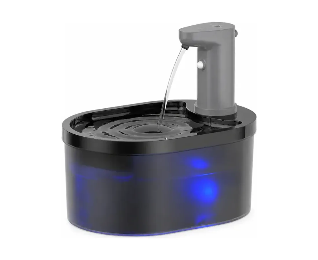 Cordless plastic cat water fountain with rechargeable sensor platform